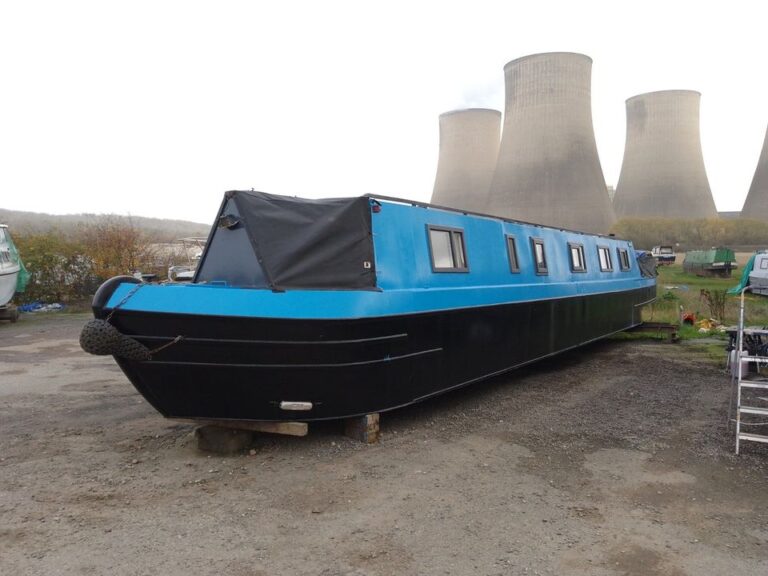 53ft Ken Wright Narrowboat For Sale 11 768x576
