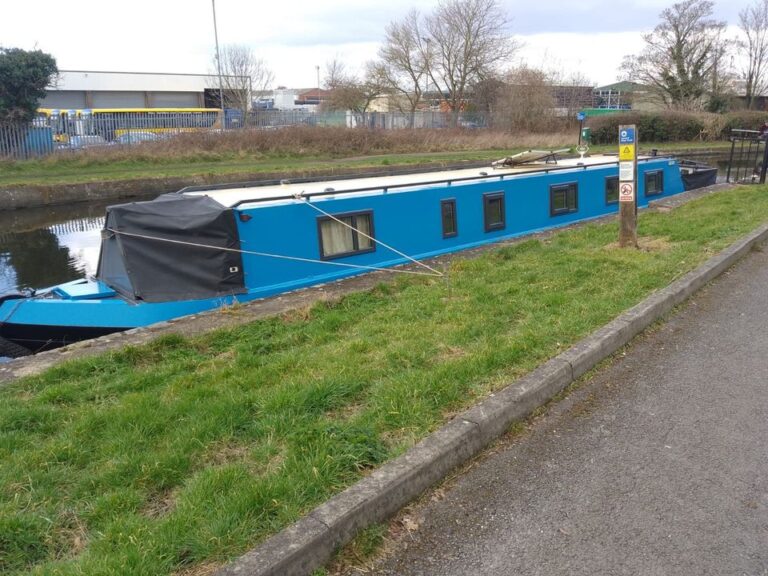 53ft Ken Wright Narrowboat For Sale 5 768x576