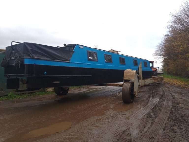 53ft Ken Wright Narrowboat For Sale 7 768x576