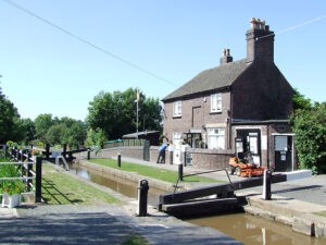 Atherstone Floating Market 4 300x225