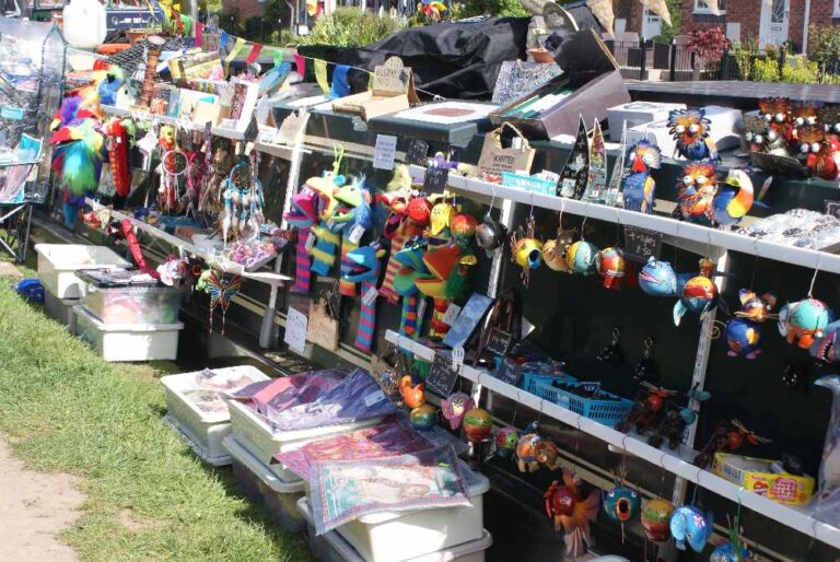 Cassiobury Park Floating Market 1 768x514