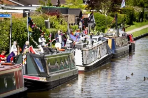 Cassiobury Park Floating Market 2 300x200