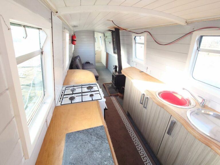 Hancock Lane cruiser stern narrowboat for sale 11 768x576