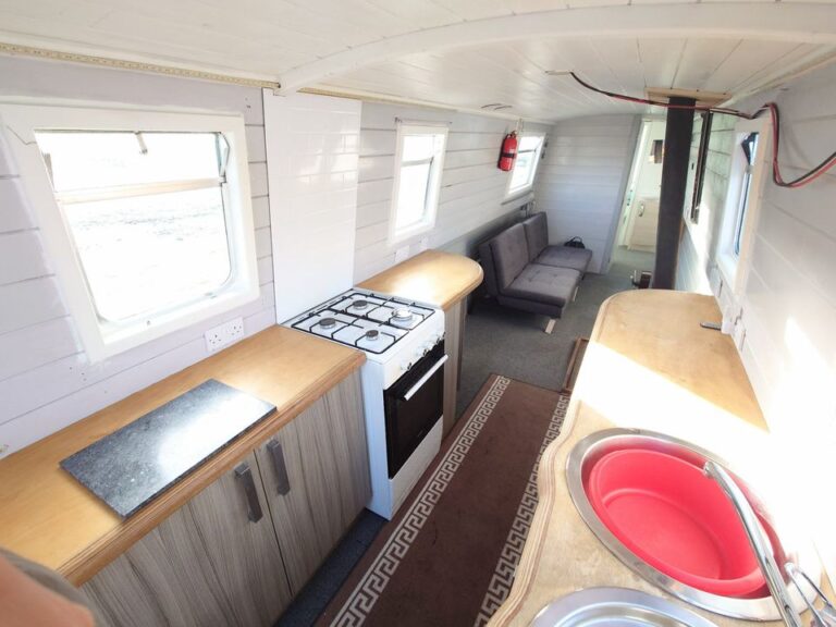 Hancock Lane cruiser stern narrowboat for sale 12 768x576