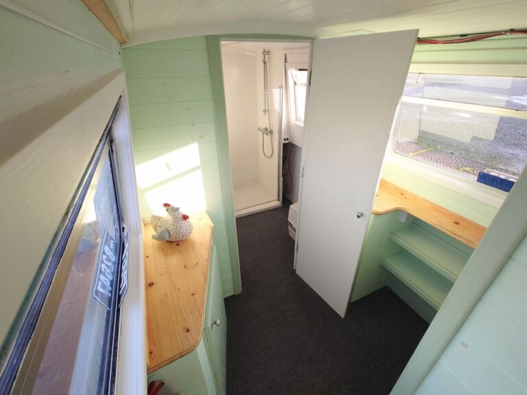 Hancock Lane cruiser stern narrowboat for sale 5 768x576