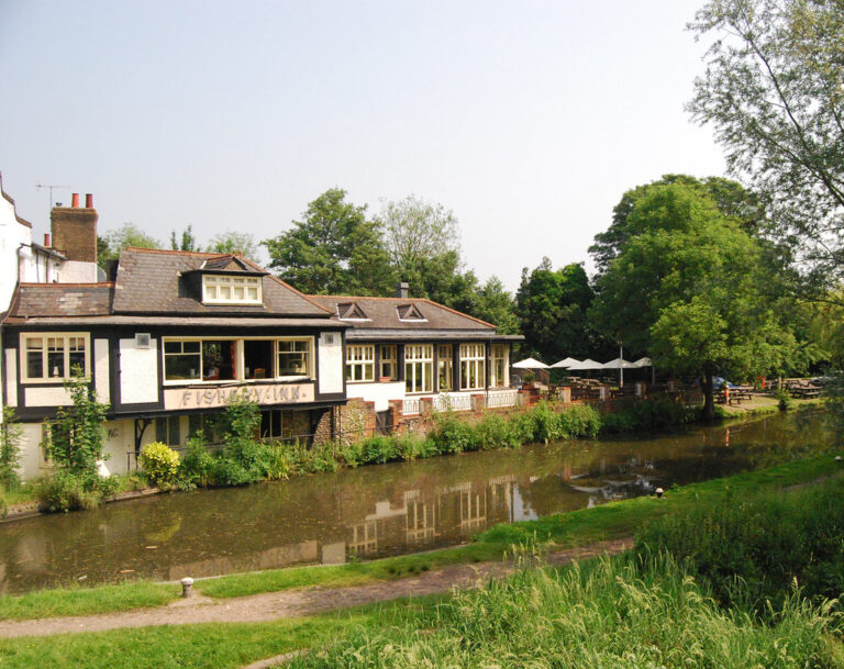 boxmoor may floating market 1 768x609