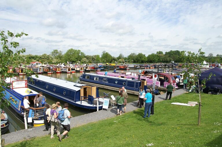 crick boat show 2 768x511