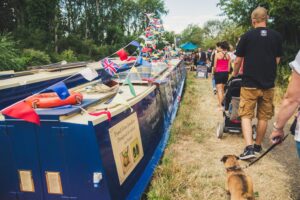 linslade easter floating market 5 300x200