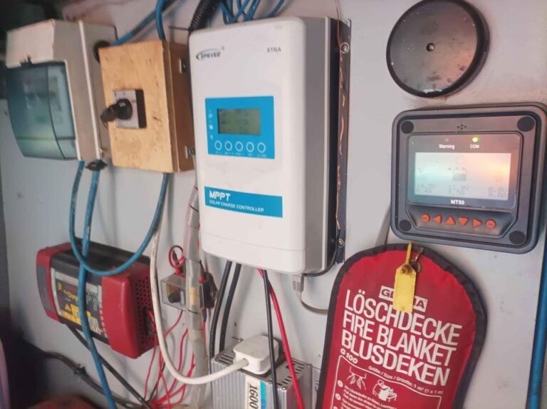 1972 42ft Semi Trad Narrowboat For Sale 4 768x574