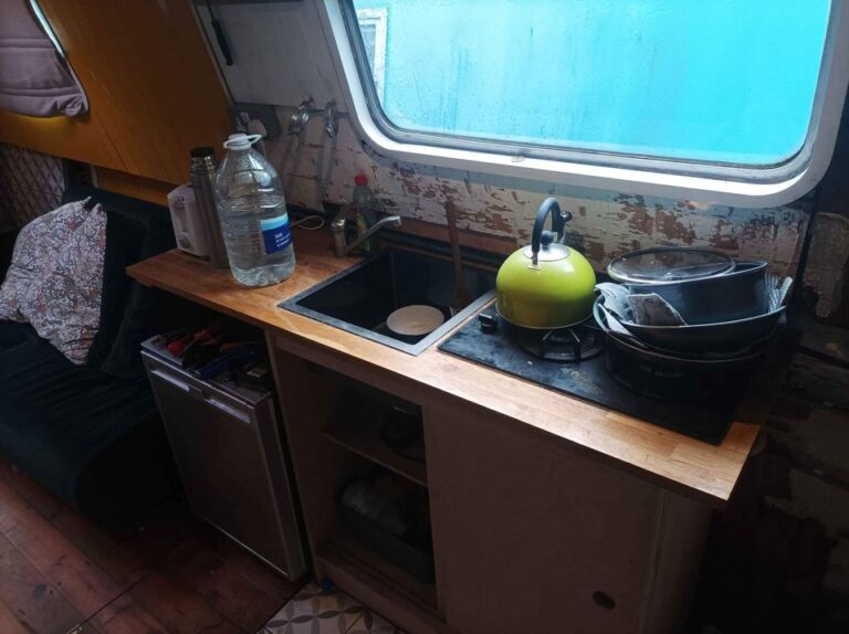 1972 42ft Semi Trad Narrowboat For Sale 8 768x574