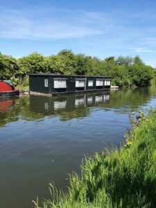 2000 Static House Boat For Sale 1 225x300