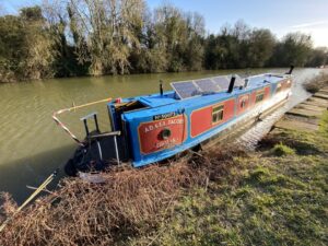 Amber narrowboat 3 300x225