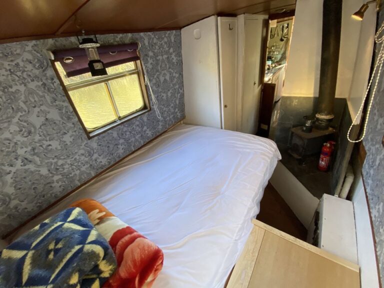 Amber narrowboat 5 768x576