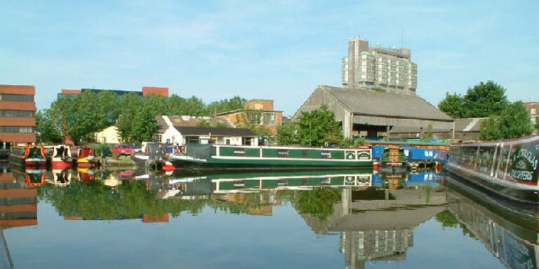 Aylesbury Basin Floating Market 2 768x384