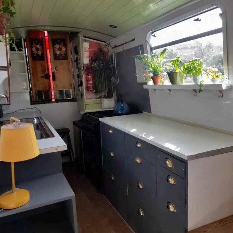 2005 CNM Boatbuilders semi traditional 6 768x768