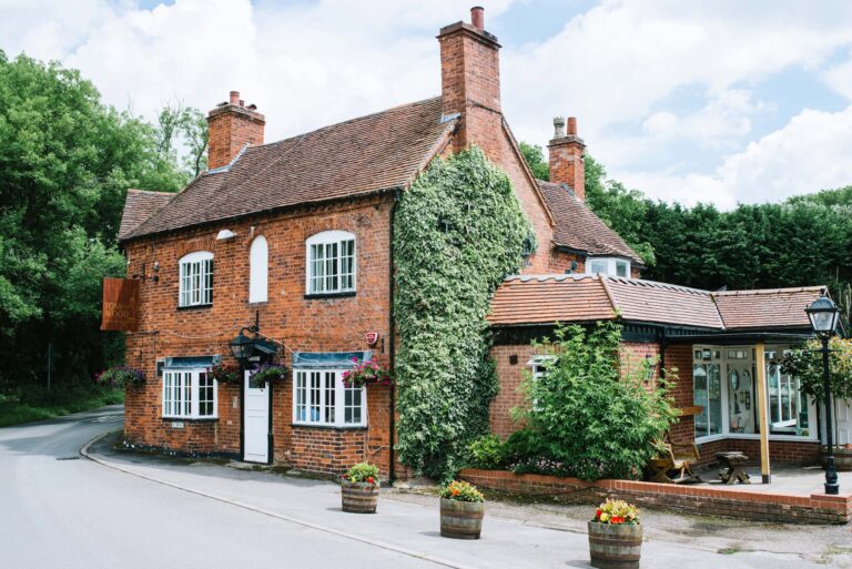 Tom o the wood pub 768x513