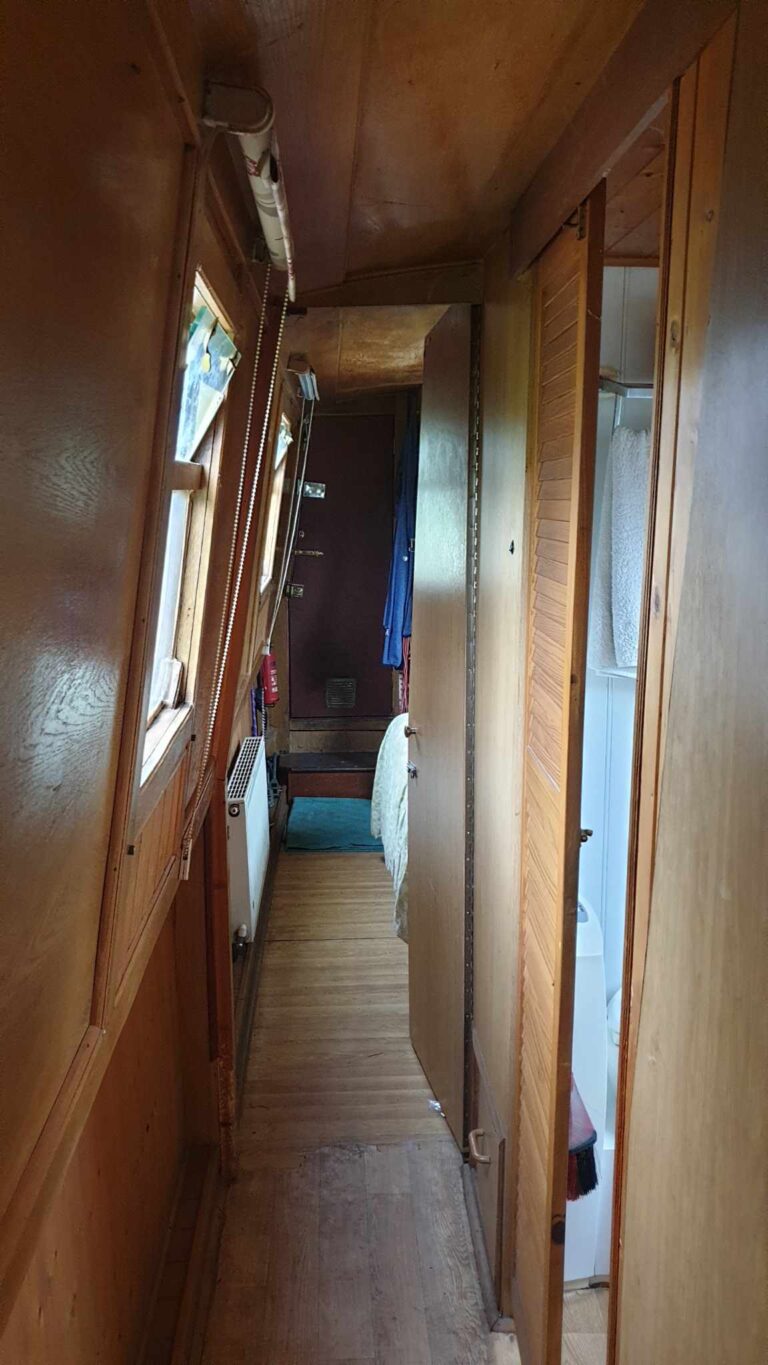 57ft cruiser narrowboat for sale 12 768x1365