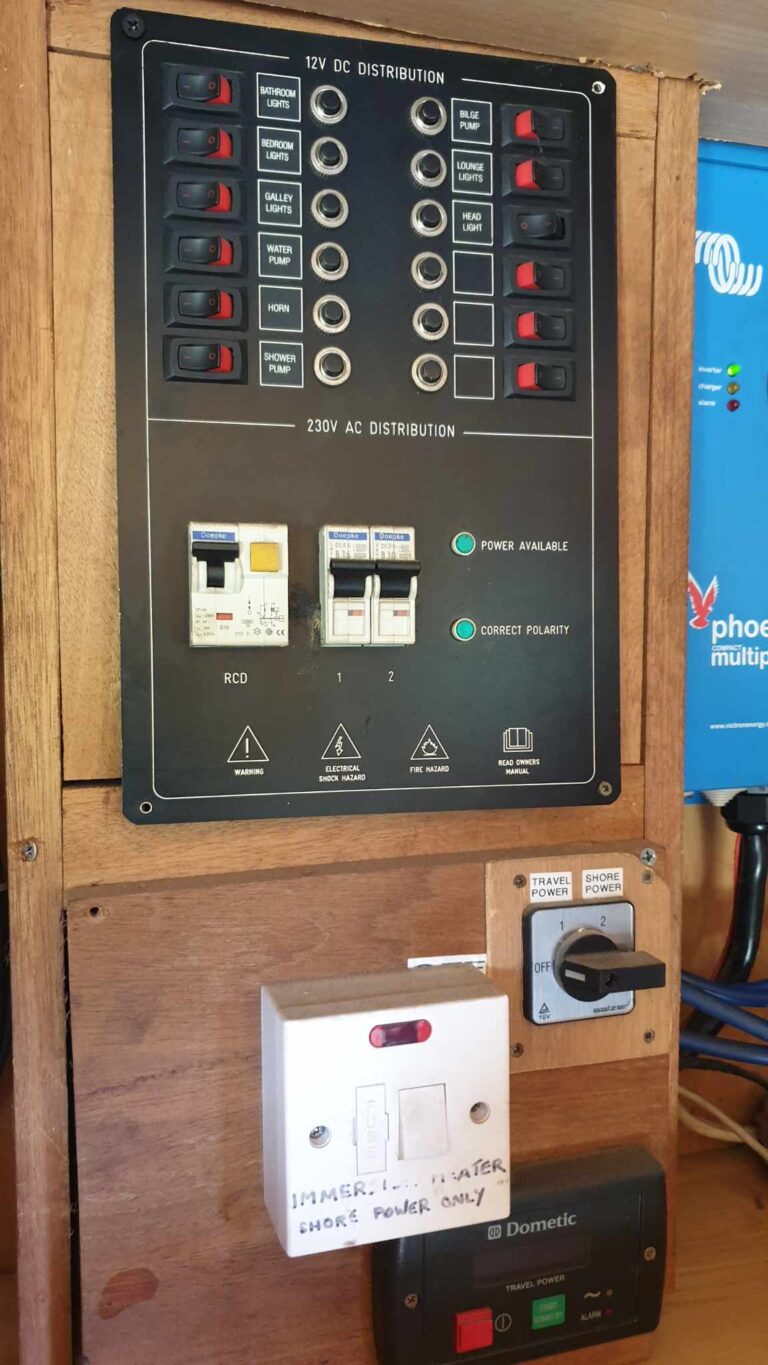 57ft cruiser narrowboat for sale 2 768x1365