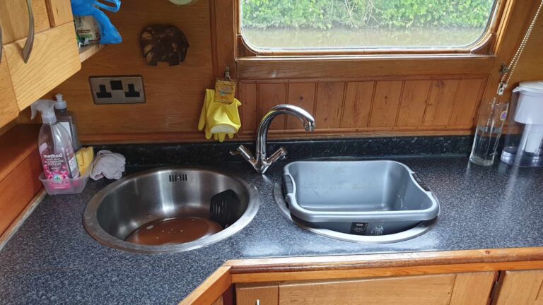 57ft cruiser narrowboat for sale 20 1 768x432