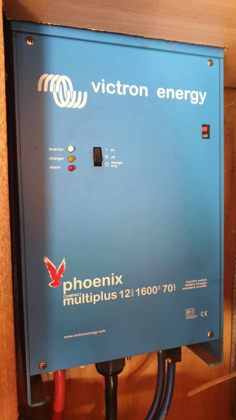 57ft cruiser narrowboat for sale 7 768x1365