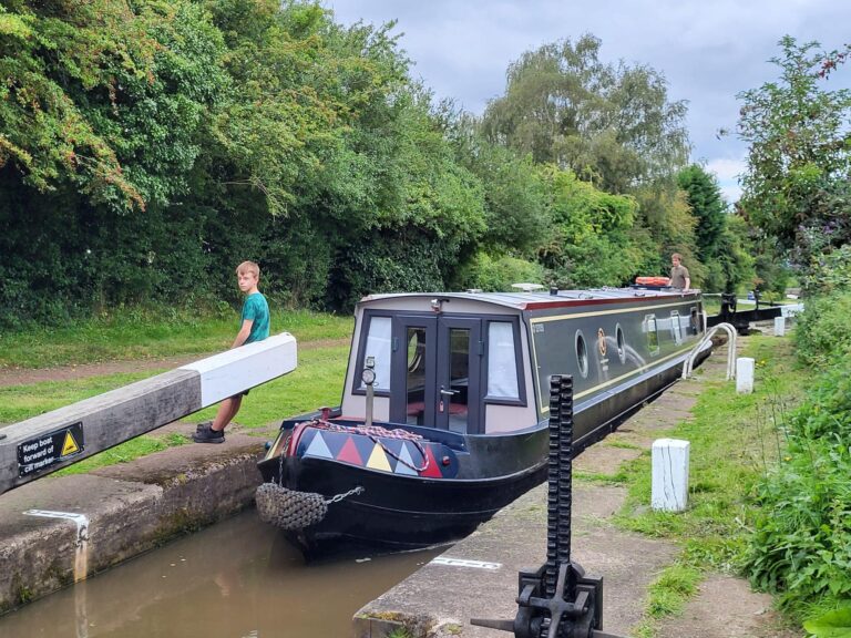 Cafwin Cruises Narrowboat Hire 2 768x576