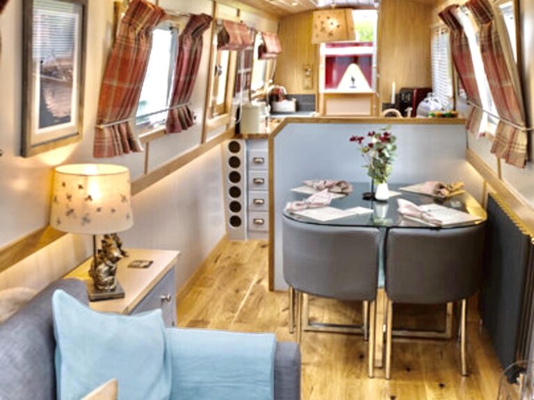 Cafwin Cruises Narrowboat Hire 4 768x576