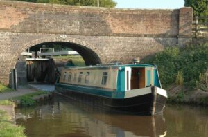 Cheshire Cat Narrowboat Holidays 2 300x198