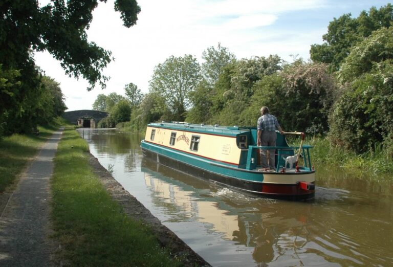 Cheshire Cat Narrowboat Holidays 5 768x522
