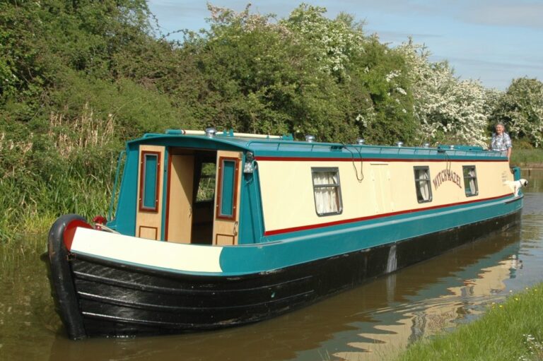 Cheshire Cat Narrowboat Holidays 6 768x511