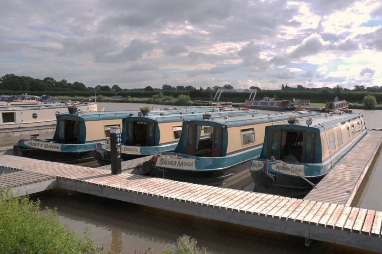 Cheshire Cat Narrowboat Holidays 7 768x510