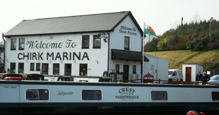 Crest Narrowboats 1 768x402