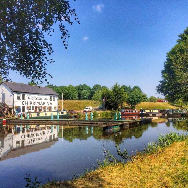 Crest Narrowboats 5 768x768