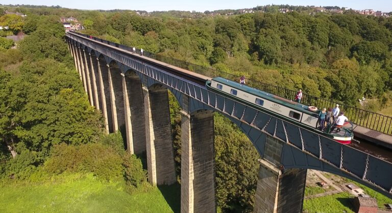 Crest Narrowboats 6 768x419