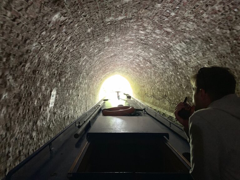 Honeystreet Barge Holidays 1 768x576