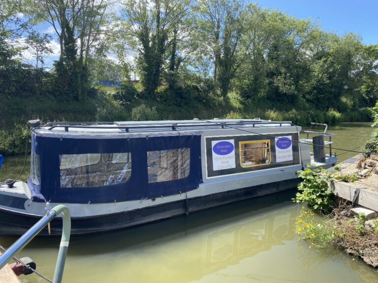 Honeystreet Barge Holidays 3 768x576