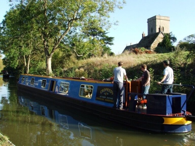 Oxfordshire Narrowboats Hire 4 768x576