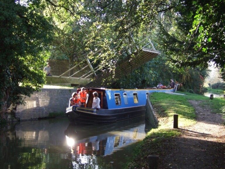 Oxfordshire Narrowboats Hire 5 768x576