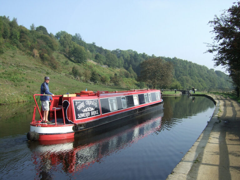 Shire Cruisers Narrowboat Hire 2 768x576