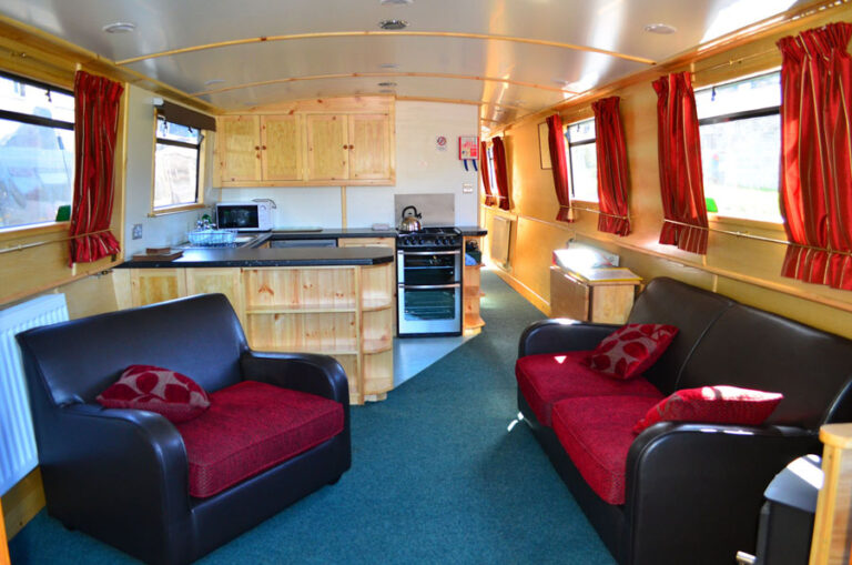 Silsden Boats Hire 3 768x509