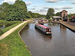 Twyford Wharf Narrow Boats Hire 2 300x225