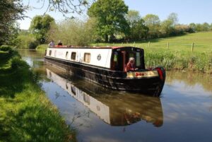 Twyford Wharf Narrow Boats Hire 4 300x201