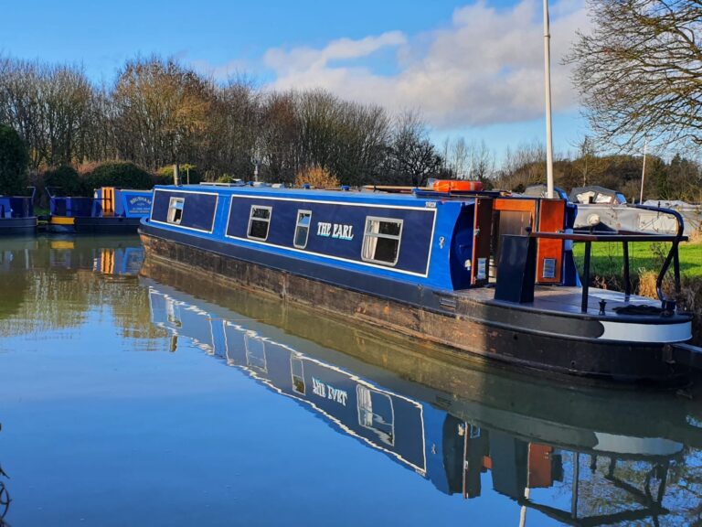 Wiltshire Narrowboats Hire 2 768x576
