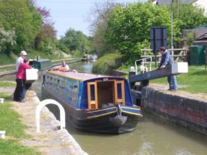 Wiltshire Narrowboats Hire 4 300x225
